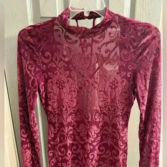Iris dress with long sleeves in burgundy with raised pattern velvet touch Large - Picture 9 of 13